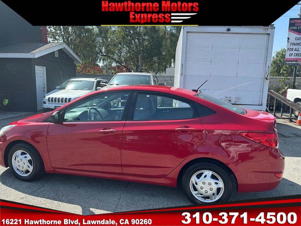 2012 Hyundai Accent Image 5