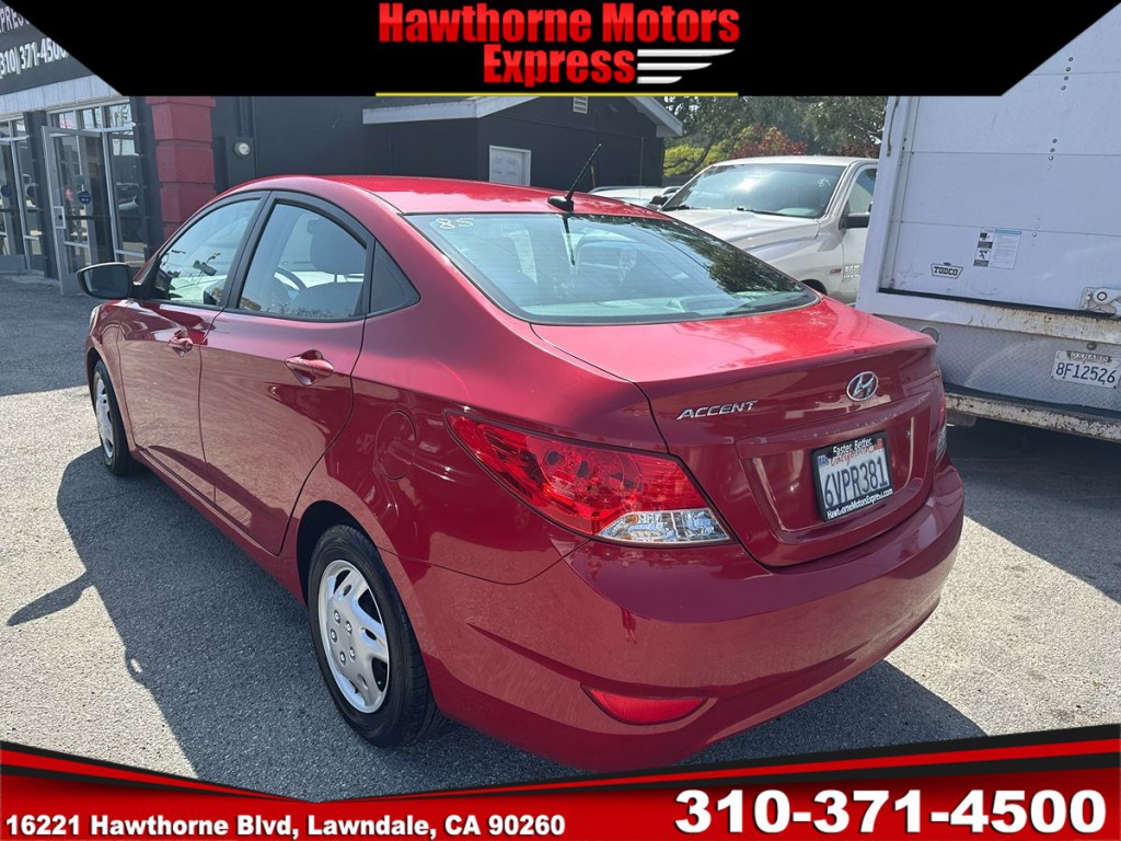 2012 Hyundai Accent Image 6