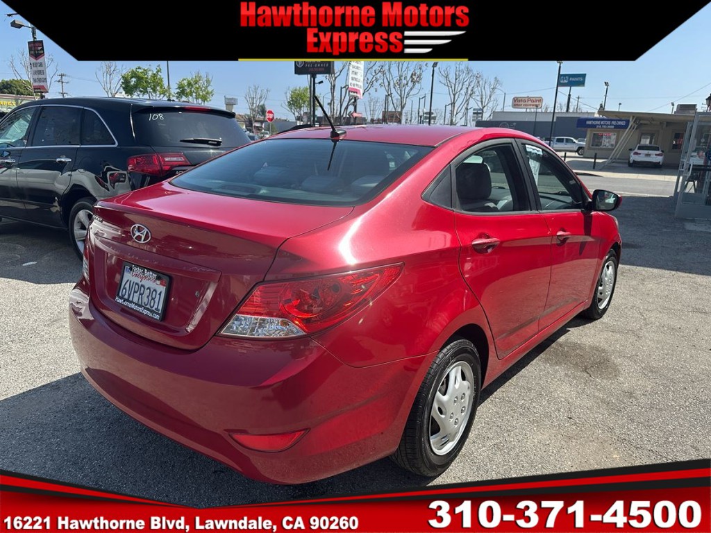 2012 Hyundai Accent Image 8