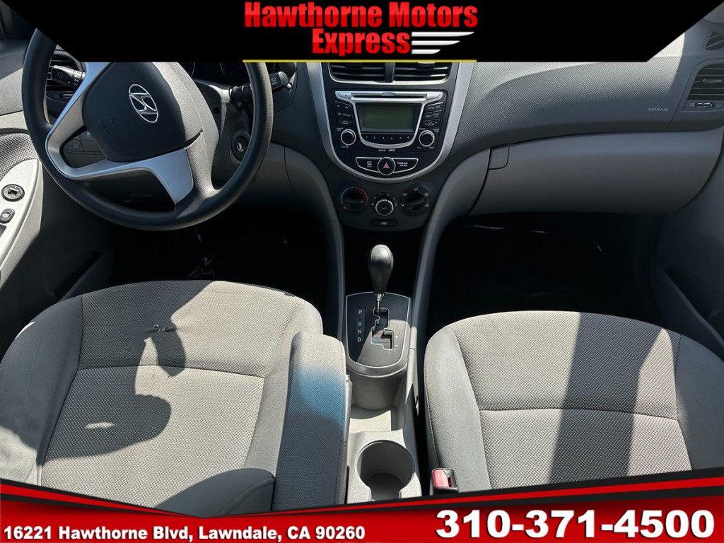 2012 Hyundai Accent Image 12