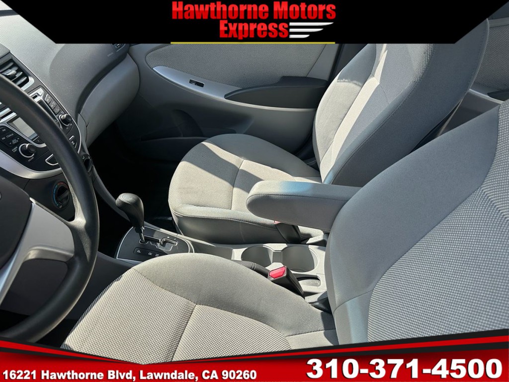 2012 Hyundai Accent Image 14