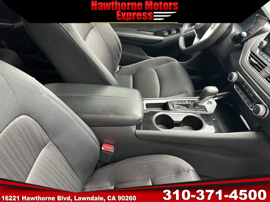 2021 Nissan Altima Image 10