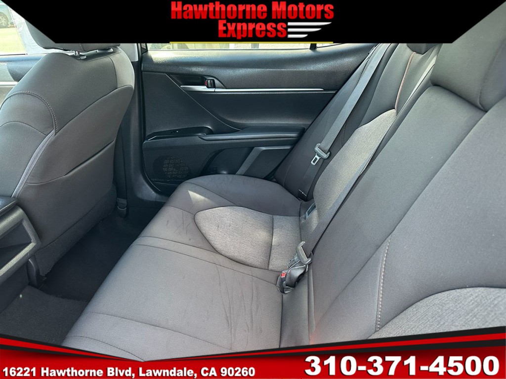 2018 Toyota Camry Image 18