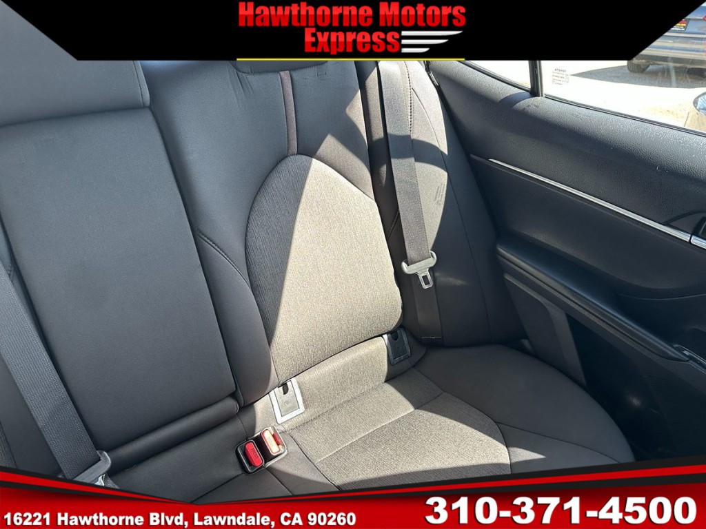 2018 Toyota Camry Image 20