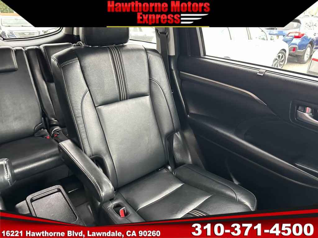 2017 Toyota Highlander Image 18