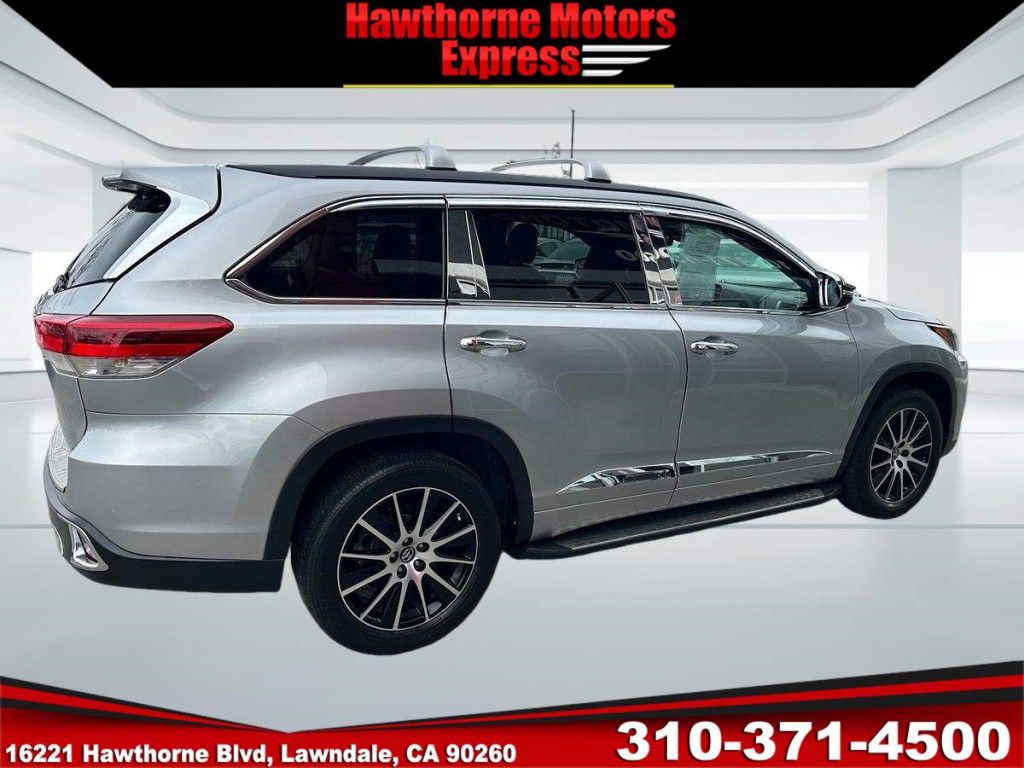 2017 Toyota Highlander Image 8