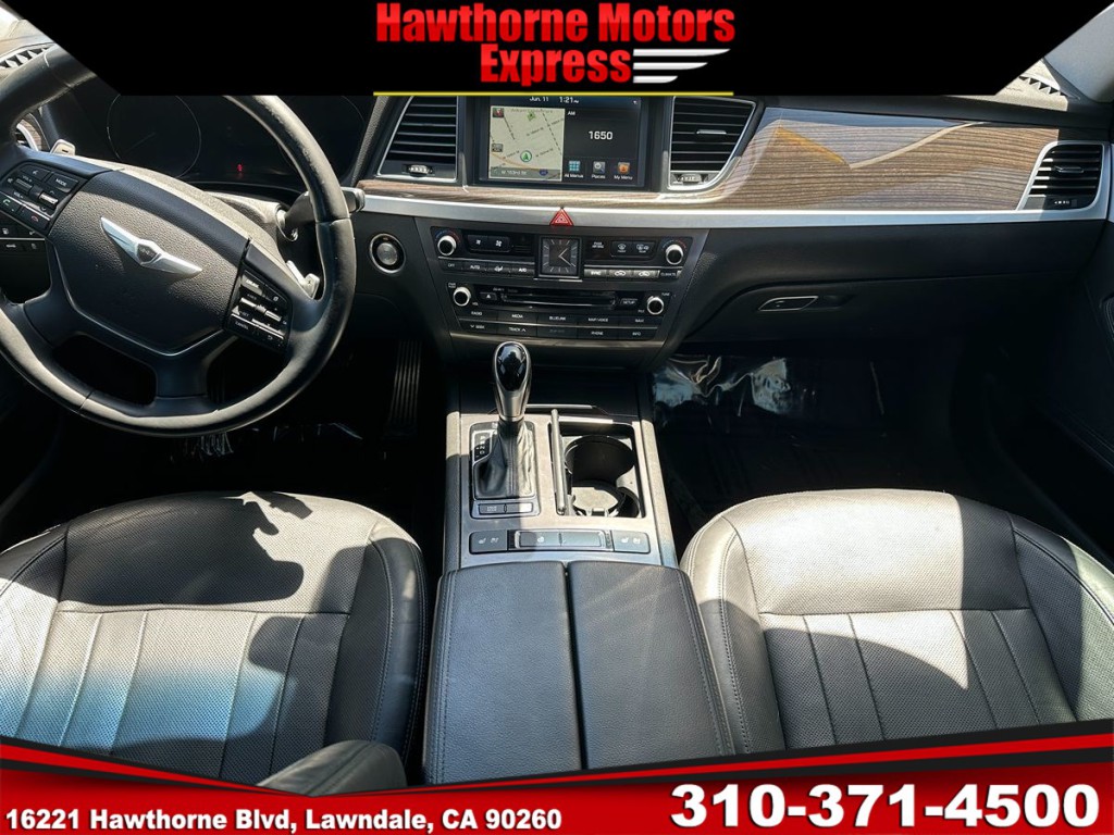 2015 Hyundai Genesis Image 11