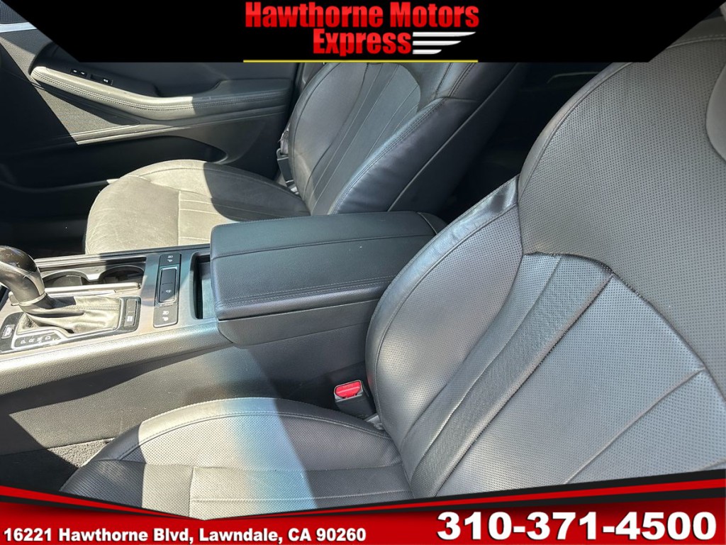 2015 Hyundai Genesis Image 16