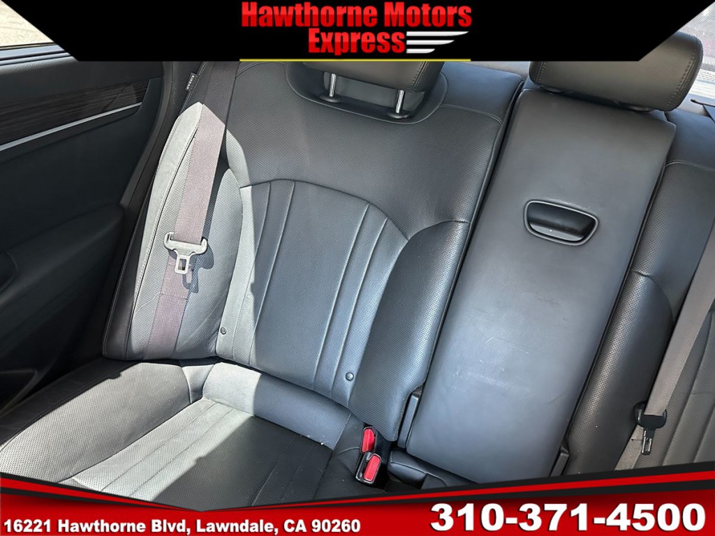 2015 Hyundai Genesis Image 21