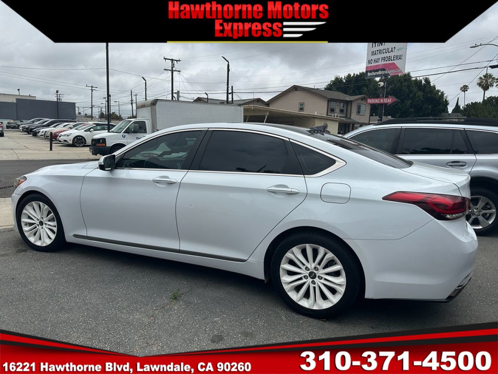 2015 Hyundai Genesis Image 28