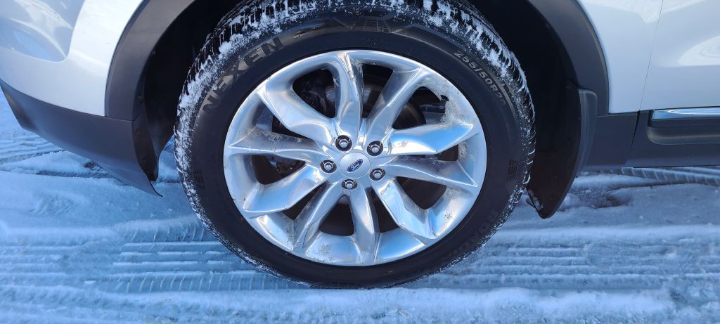 2013 Ford Explorer Image 16