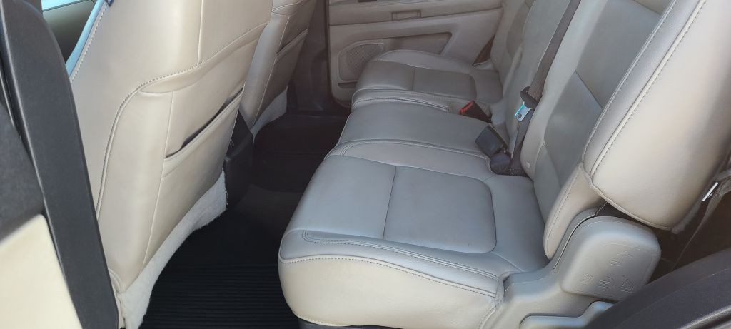 2013 Ford Explorer Image 21