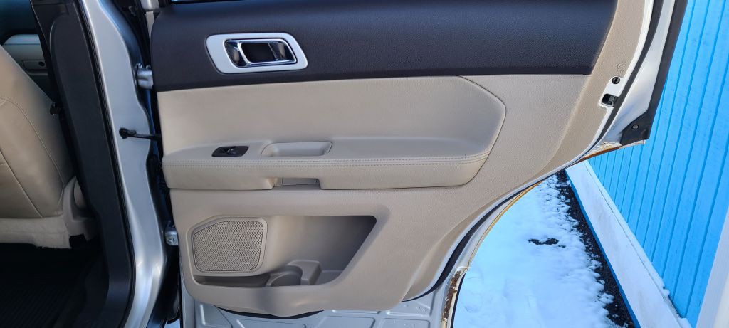 2013 Ford Explorer Image 24
