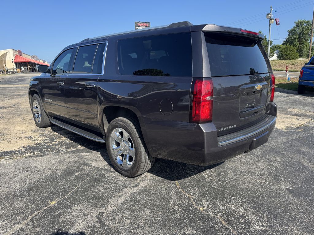 2017 Chevrolet Suburban Image 3