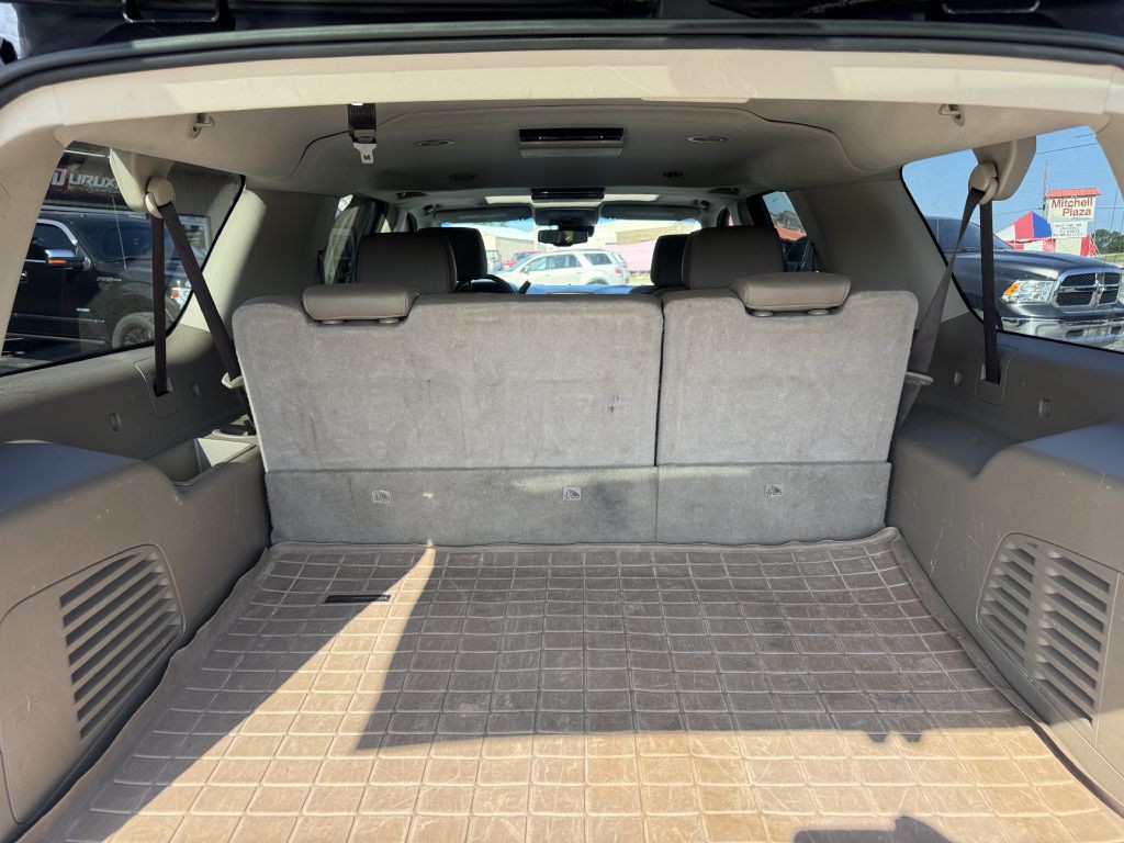2017 Chevrolet Suburban Image 11
