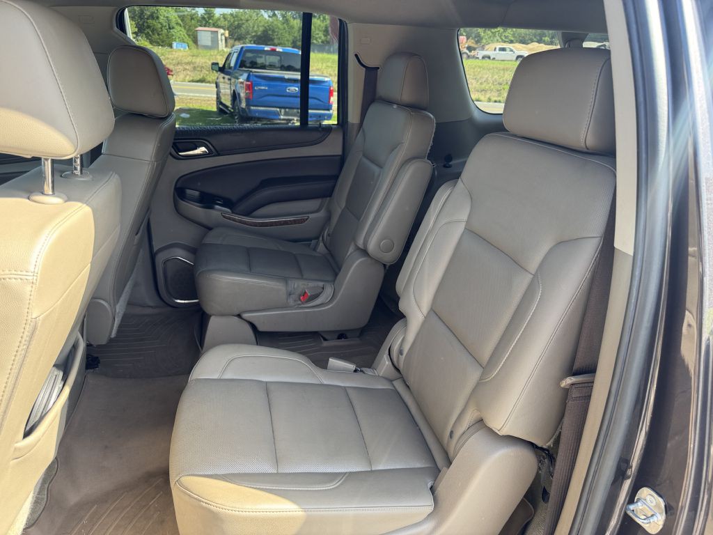 2017 Chevrolet Suburban Image 12