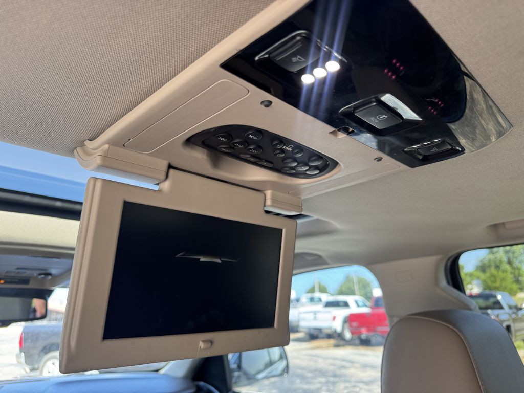2017 Chevrolet Suburban Image 14