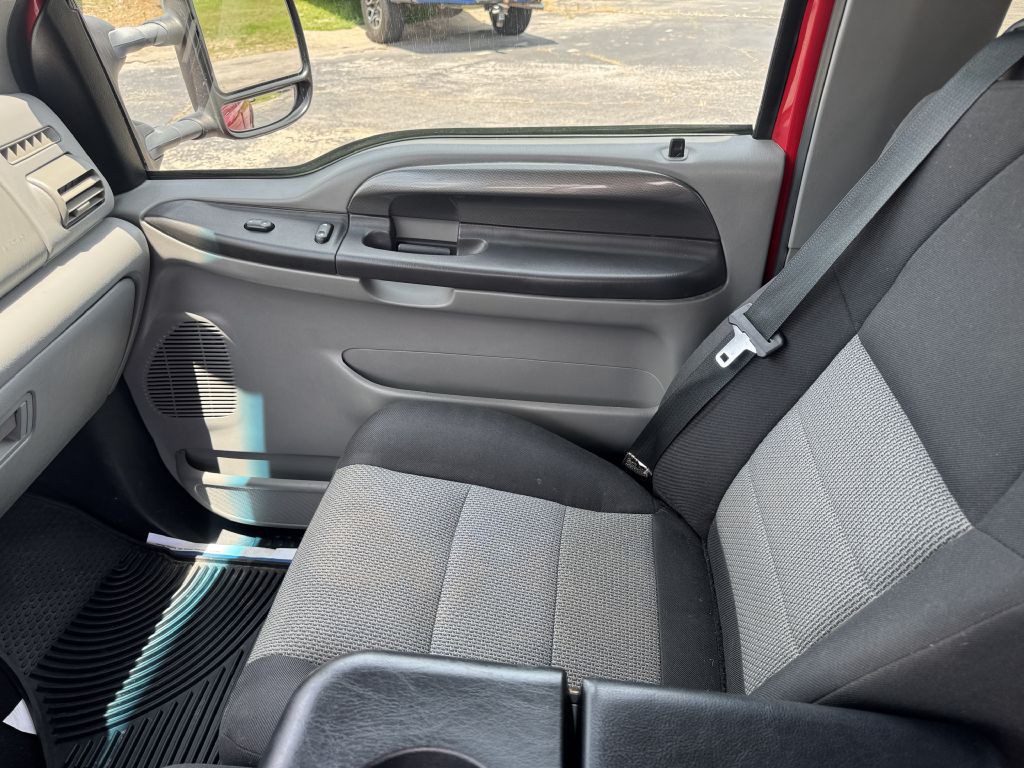 2005 Ford F-250 Image 12