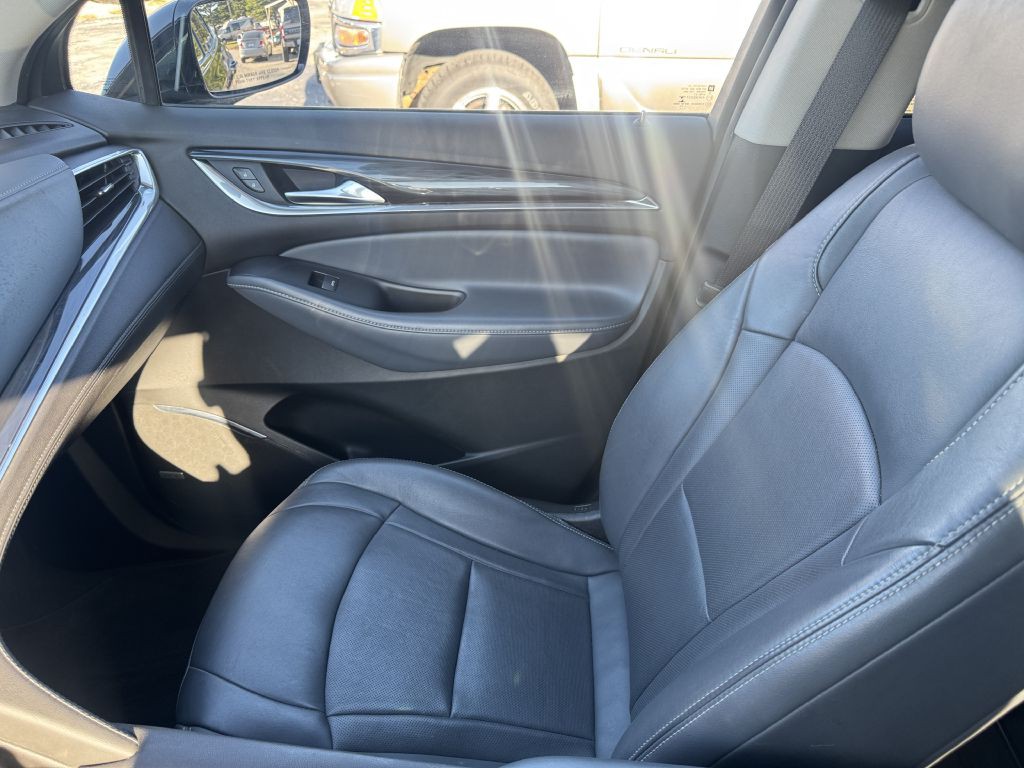 2021 Buick Enclave Image 17