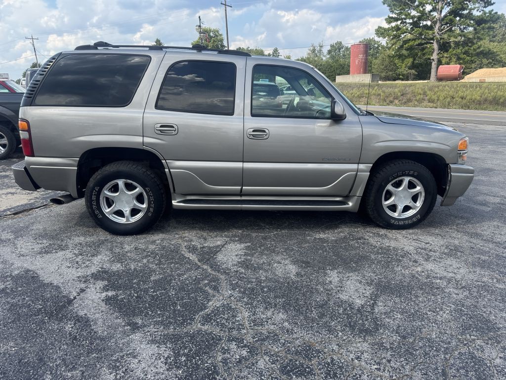 2001 GMC Denali Image 6