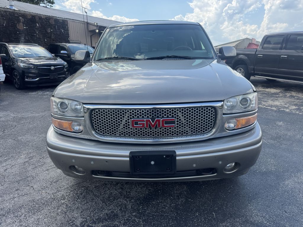 2001 GMC Denali Image 8