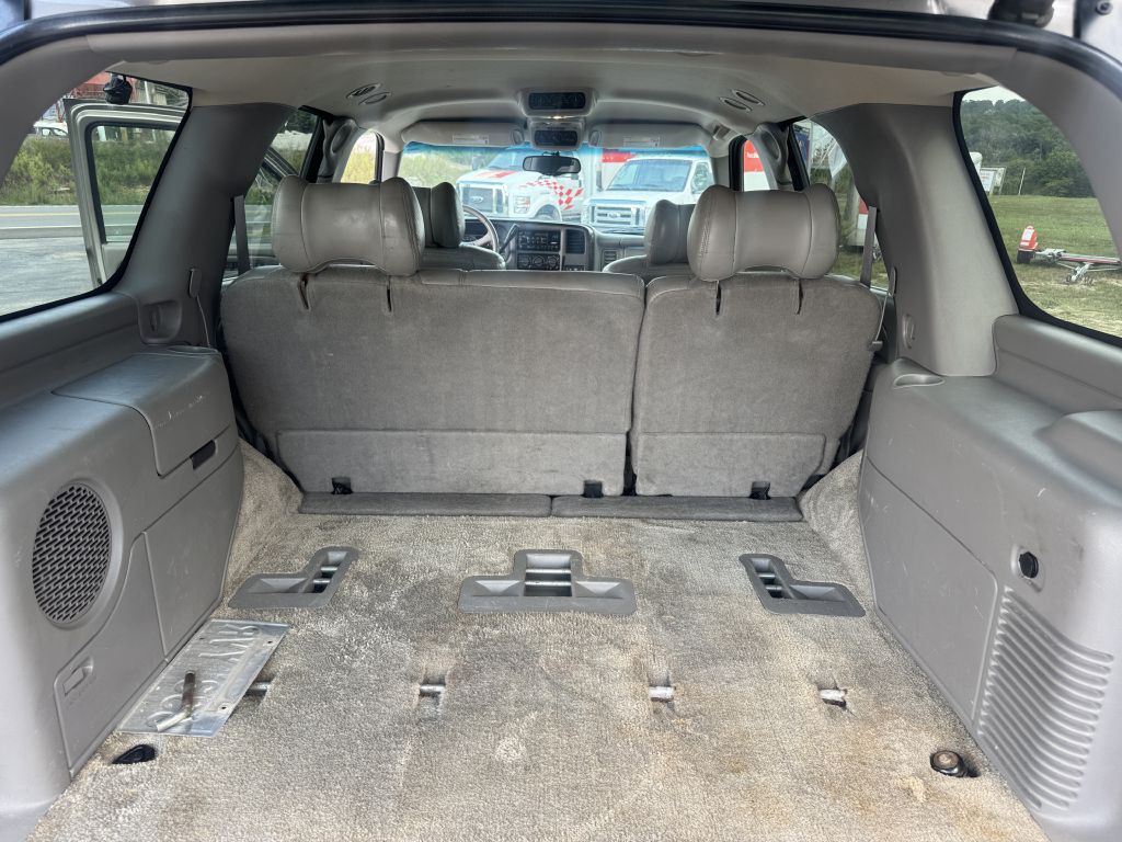 2001 GMC Denali Image 12