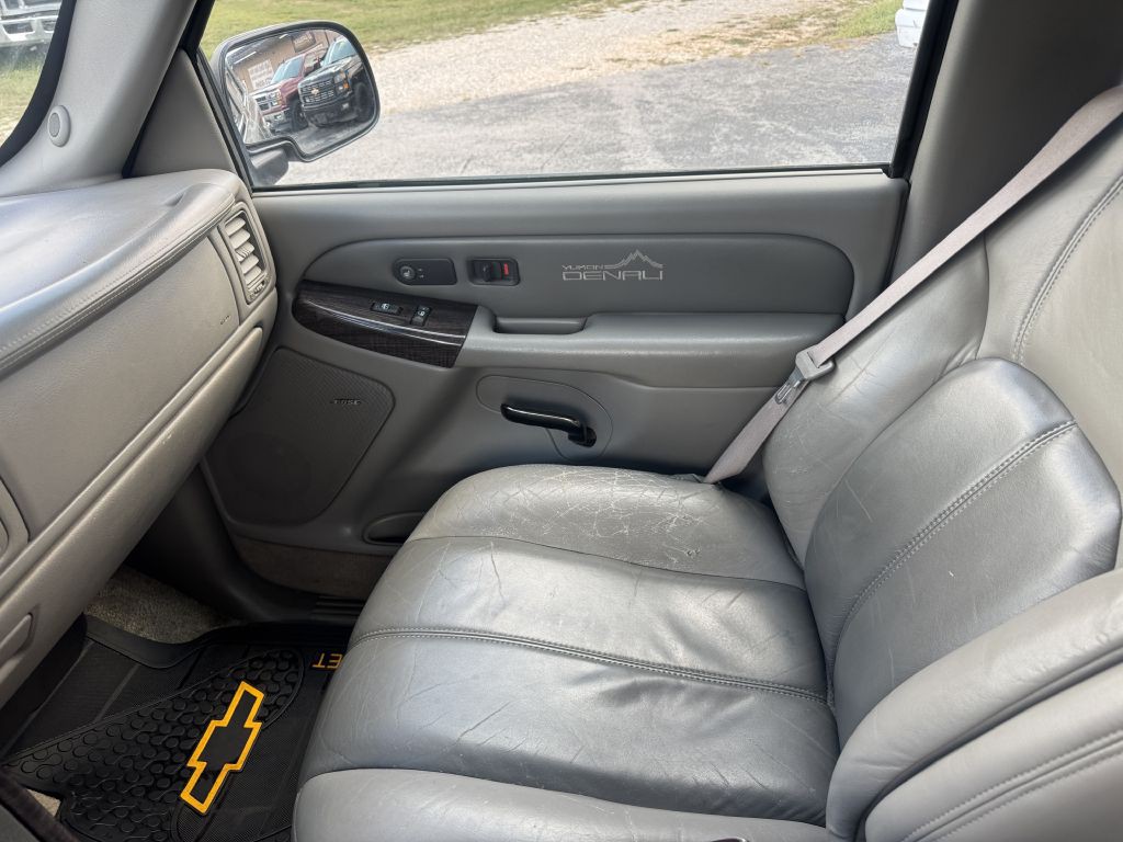 2001 GMC Denali Image 14