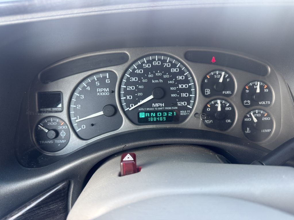 2001 GMC Denali Image 16