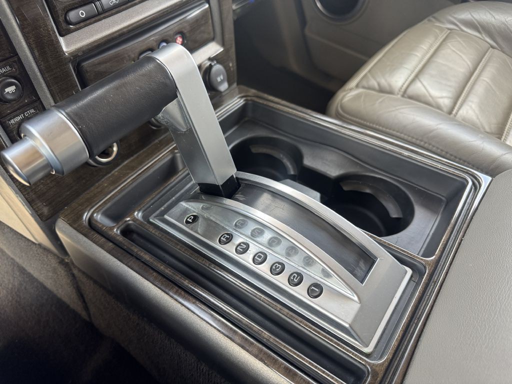 2003 HUMMER H2 Image 18