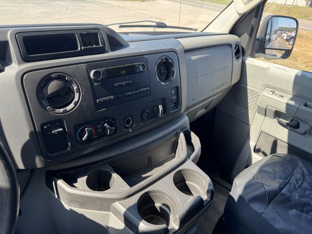 2014 Ford Econoline Image 17
