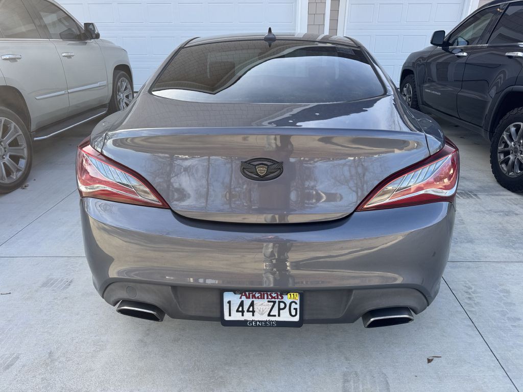 2015 Hyundai Genesis Image 3