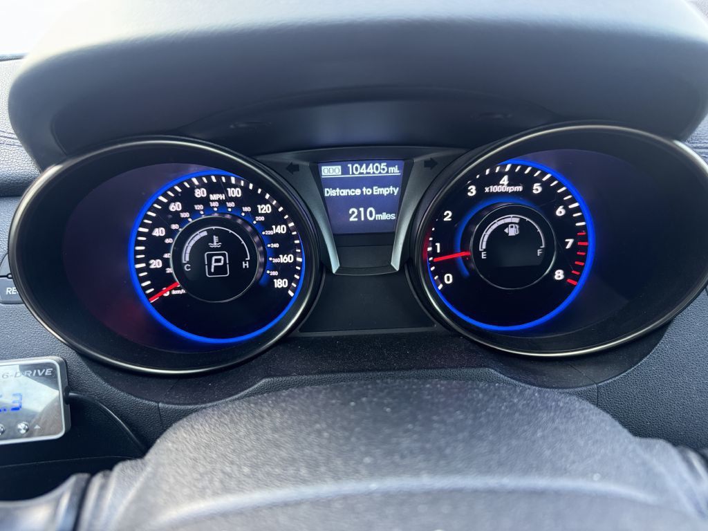 2015 Hyundai Genesis Image 10