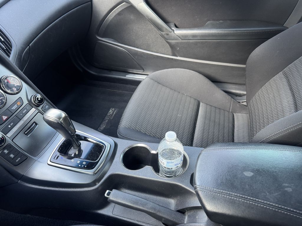 2015 Hyundai Genesis Image 12