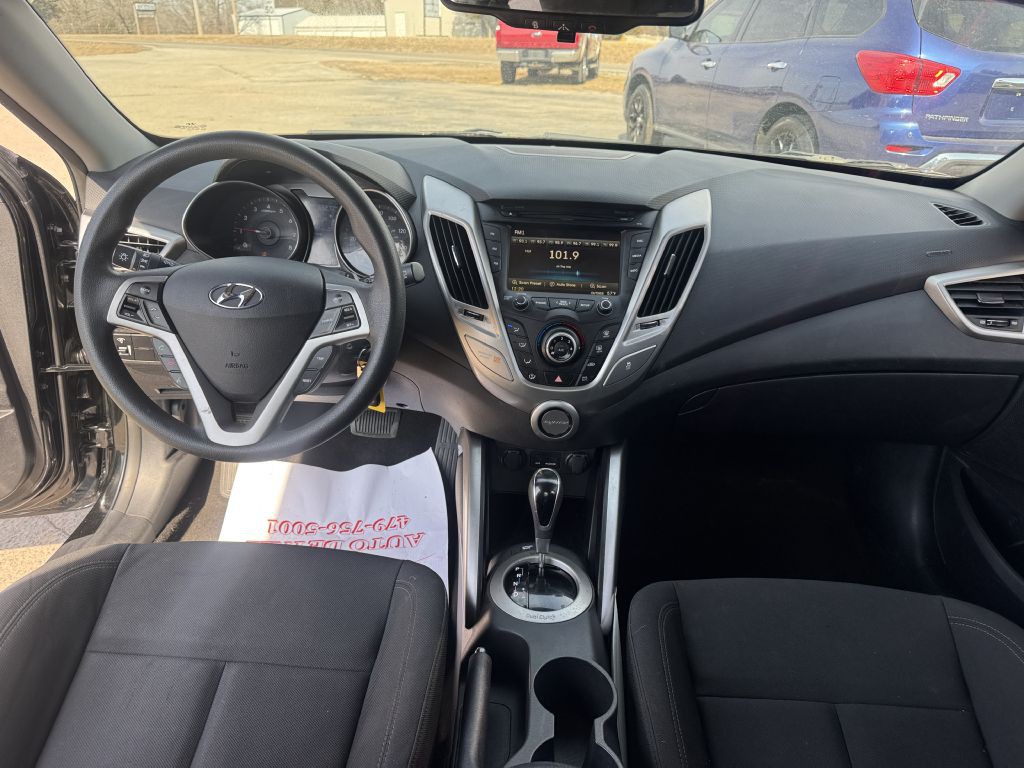 2014 Hyundai Veloster Image 12