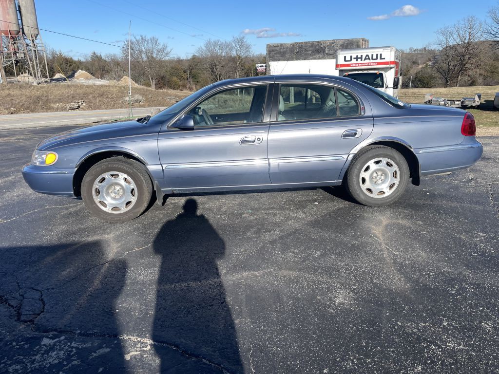 2000 Lincoln Continental Image 2