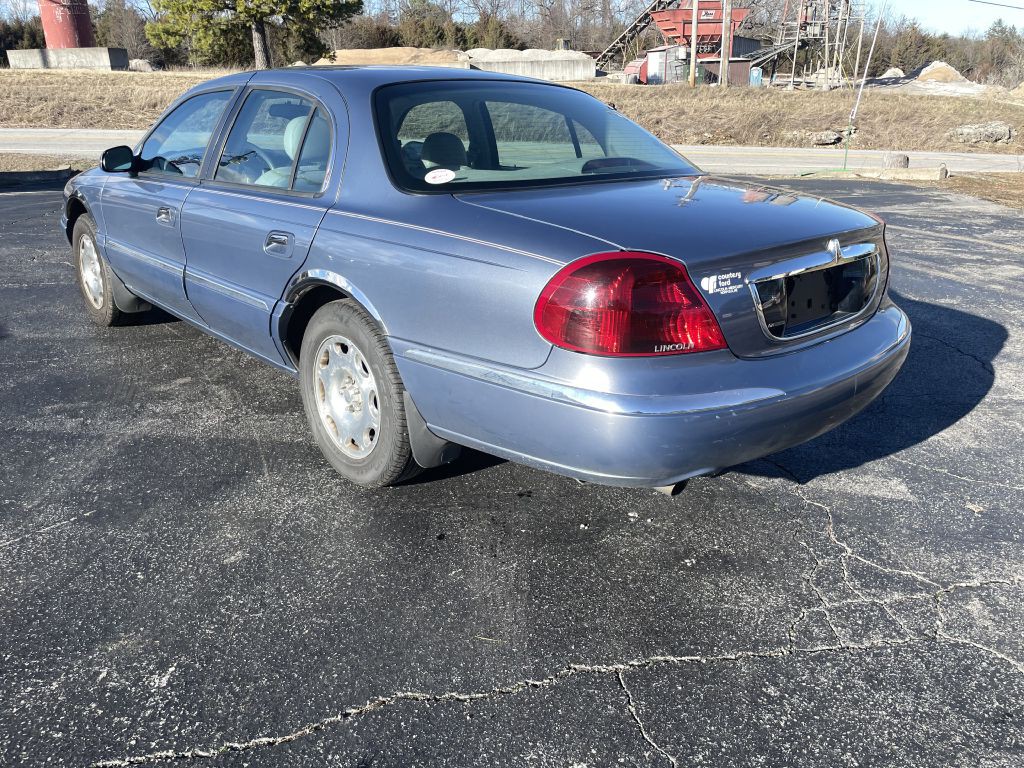 2000 Lincoln Continental Image 3