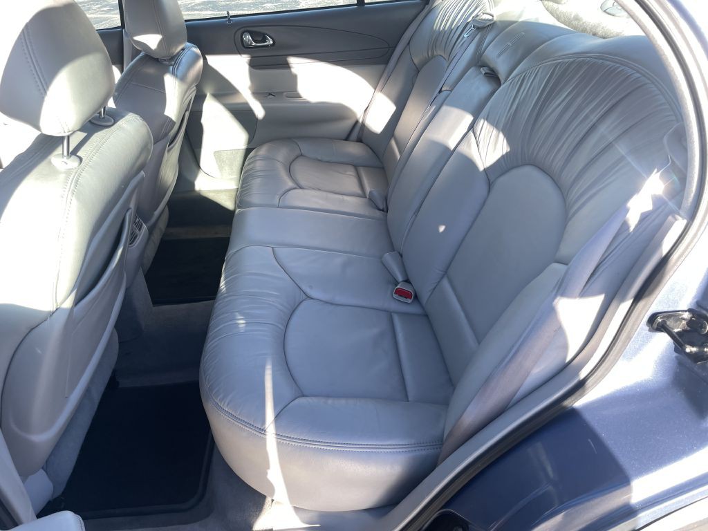 2000 Lincoln Continental Image 10