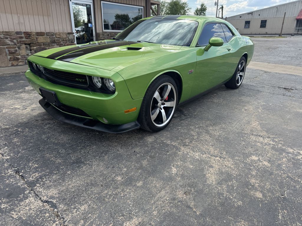 2011 Dodge Challenger Image 1
