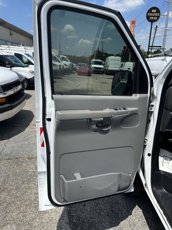 2007 Ford Econoline Image 13
