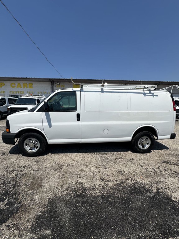2012 Chevrolet Express Image 3
