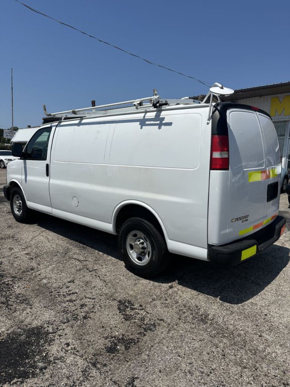2012 Chevrolet Express Image 4