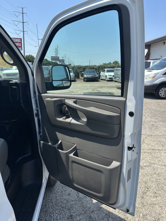 2012 Chevrolet Express Image 9