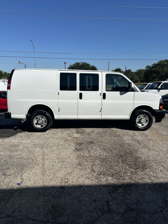 2021 Chevrolet Express Image 5