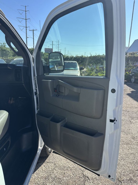 2021 Chevrolet Express Image 6