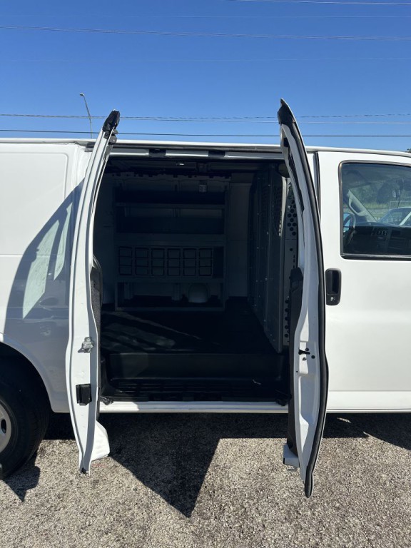 2021 Chevrolet Express Image 8
