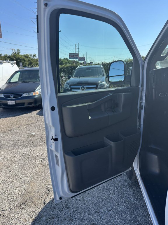2021 Chevrolet Express Image 13