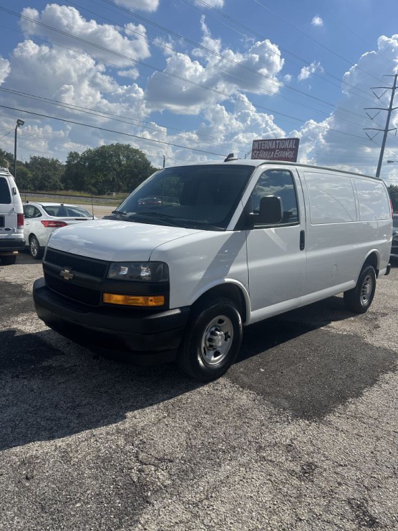 2019 Chevrolet Express Image 3
