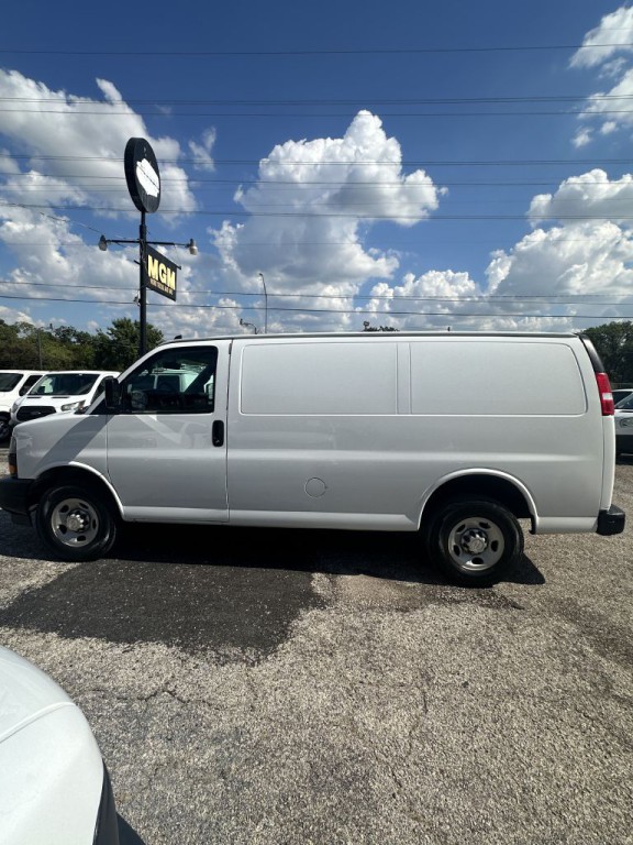 2019 Chevrolet Express Image 4