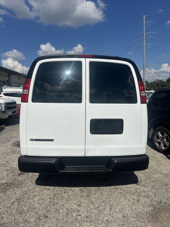 2019 Chevrolet Express Image 5