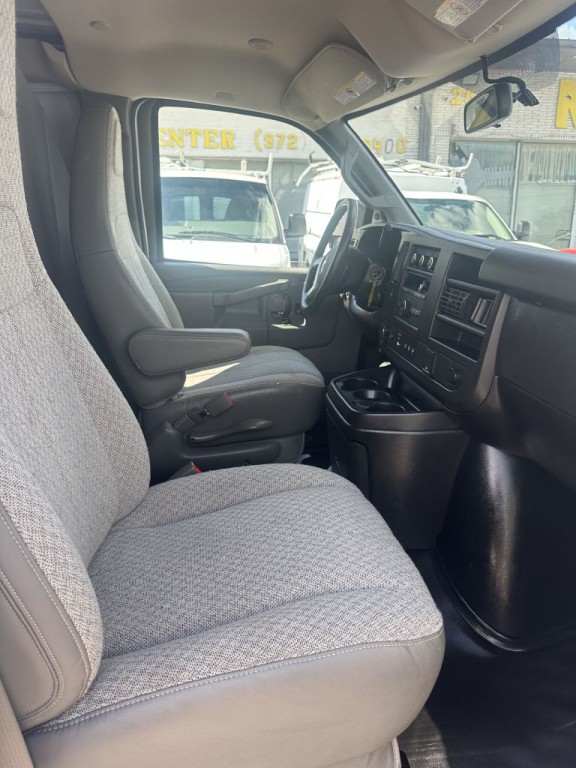 2019 Chevrolet Express Image 10